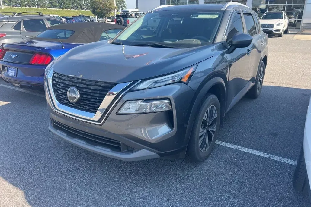 2023 Nissan Rogue SV photo 1