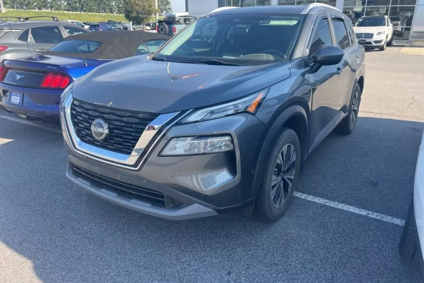 2023 Nissan Rogue SV photo 1
