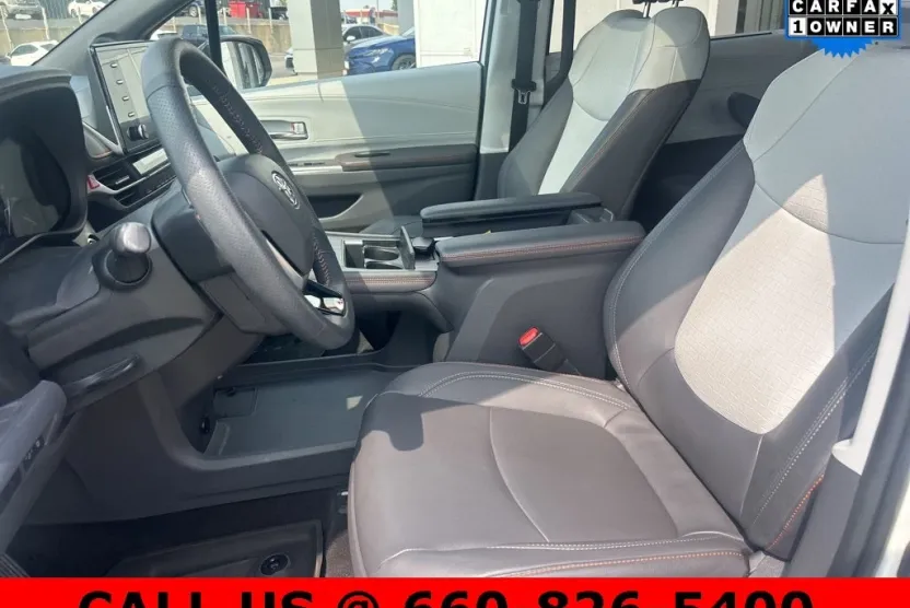2021 Toyota Sienna XSE photo 1