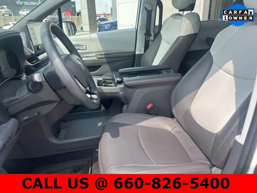 2021 Toyota Sienna XSE photo 1