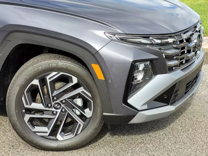 2025 Hyundai Tucson Hybrid Limited photo 1