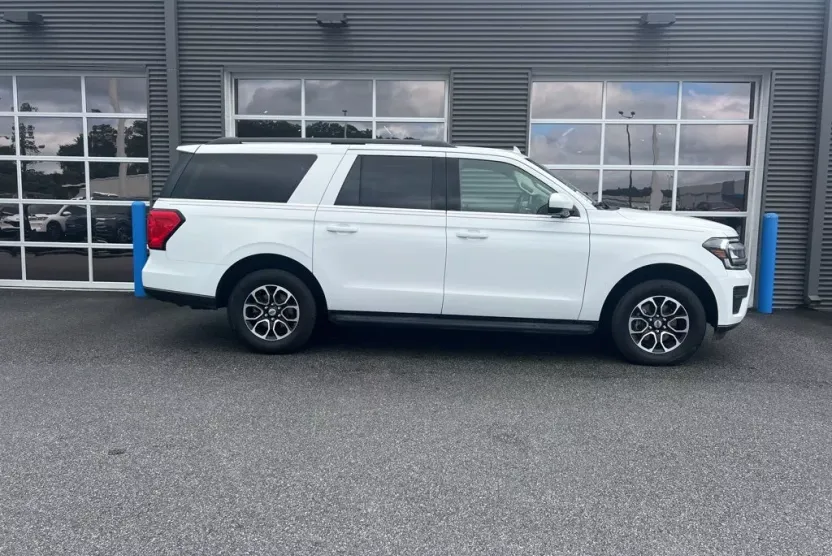 2024 Ford Expedition MAX XLT photo 1