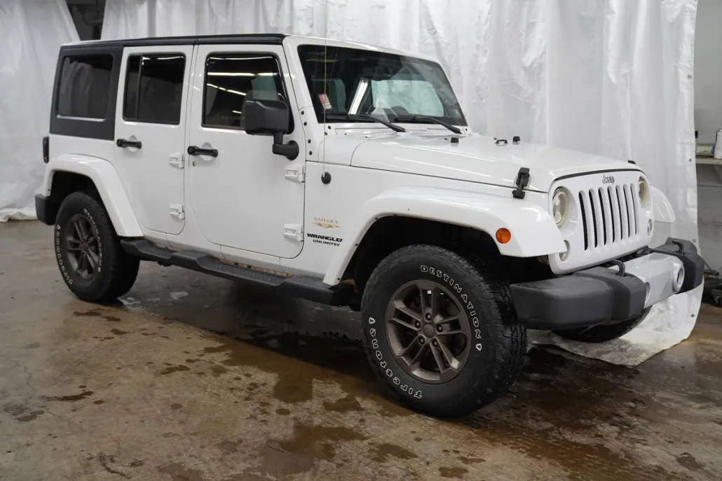2015 Jeep Wrangler Unlimited Sahara photo 1