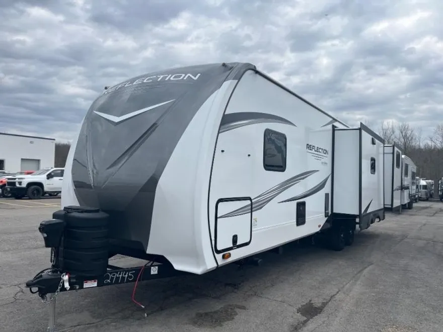 2025 Grand Design Recreational Reflection Narrow Body photo 1