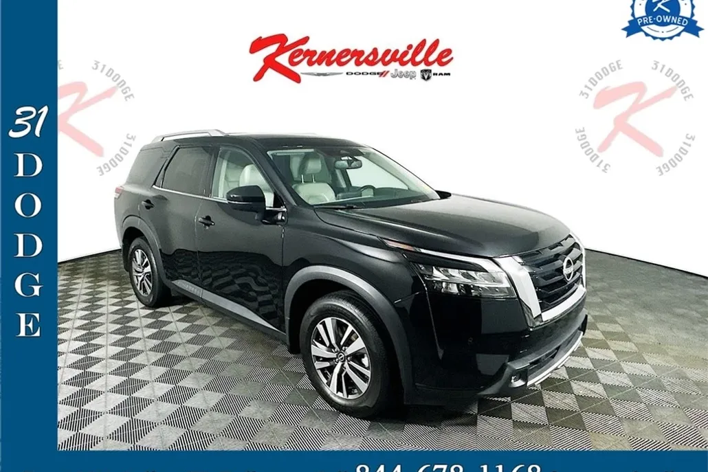 2022 Nissan Pathfinder SL photo 1