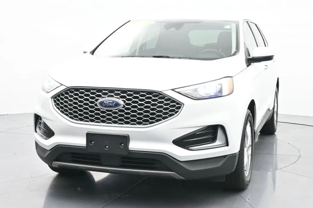 2023 Ford Edge SEL photo 1
