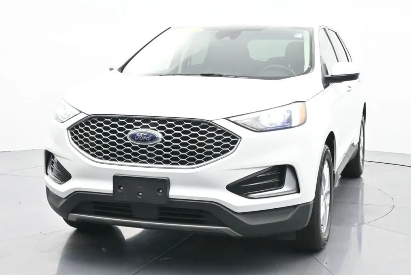 2023 Ford Edge SEL photo 1