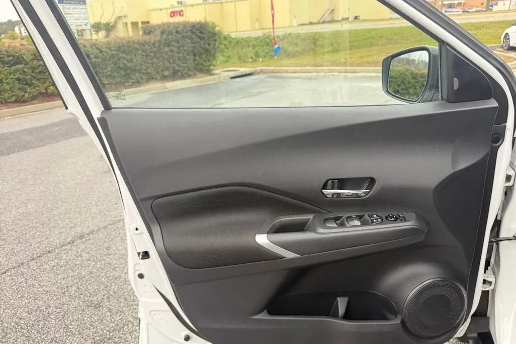2021 Nissan Kicks SV photo 1