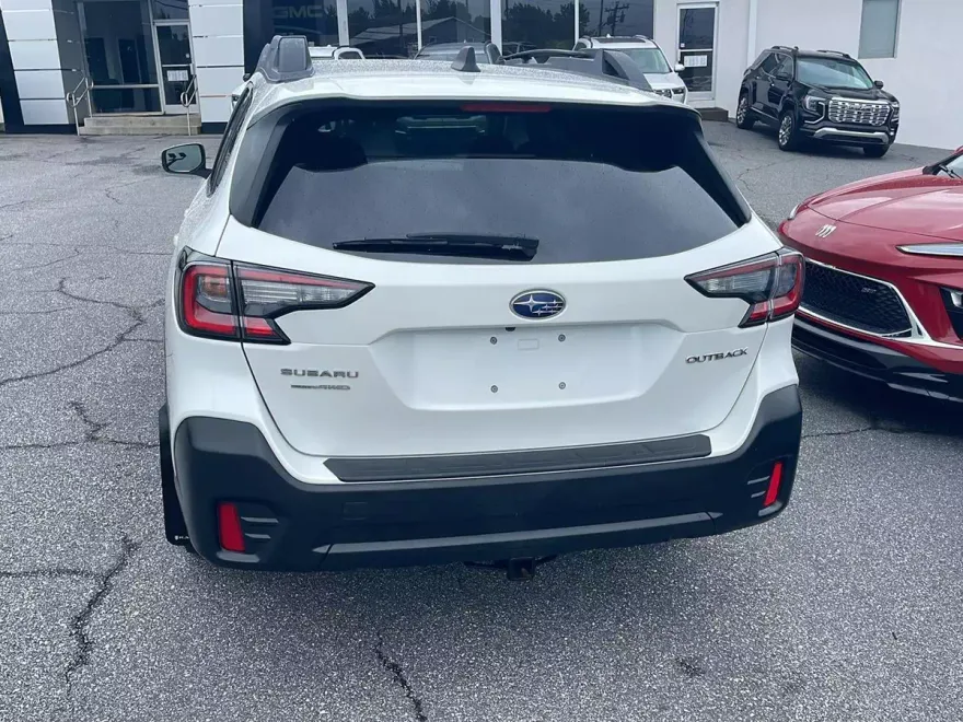 2020 Subaru Outback Premium photo 1