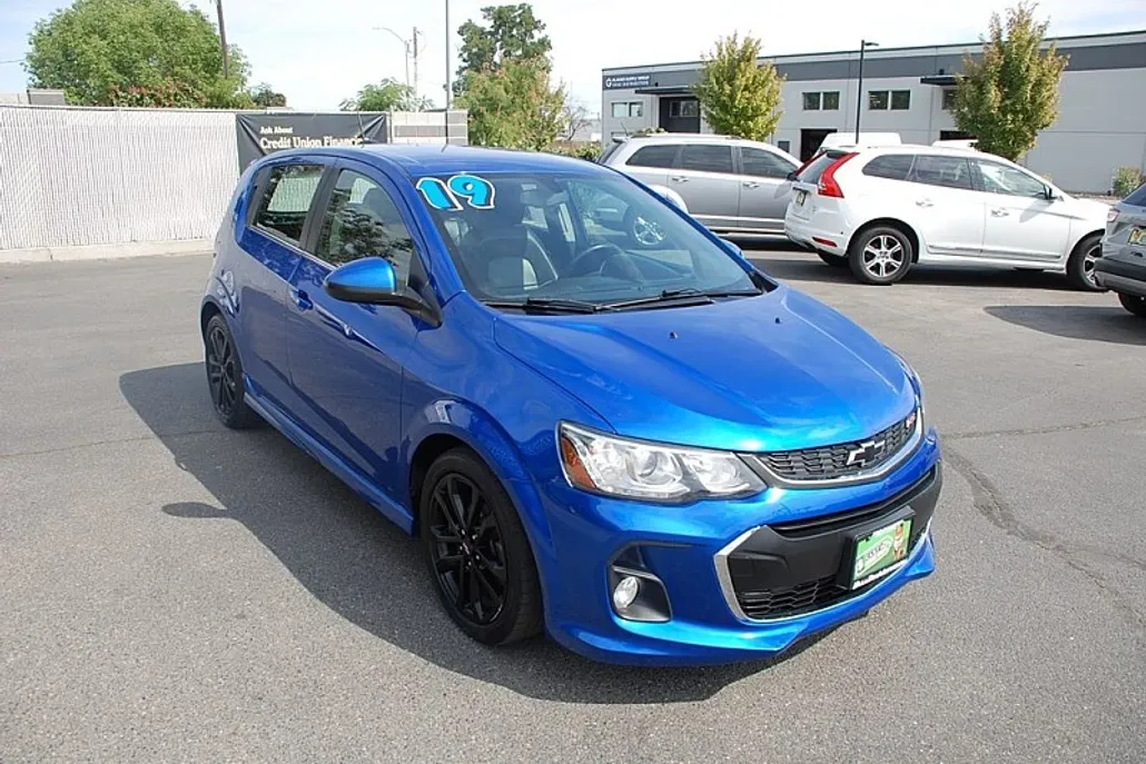 2019 Chevrolet Sonic Premier photo 1