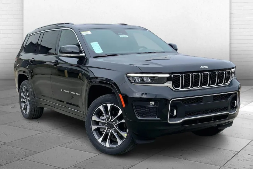 2025 Jeep Grand Cherokee Overland photo 1