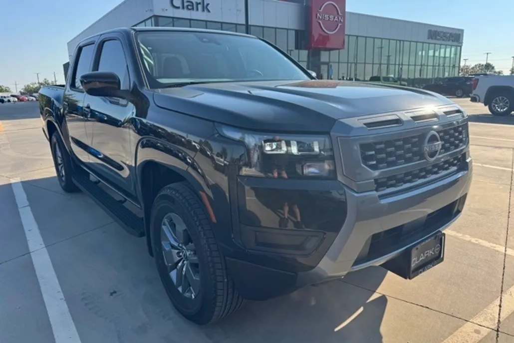 2026 Nissan Frontier SV photo 1