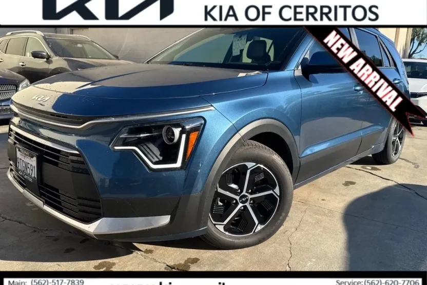 2025 Kia Niro EX photo 1