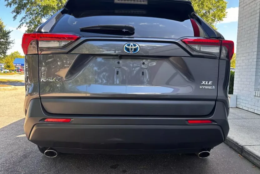 2020 Toyota RAV4 Hybrid XLE Sport photo 1