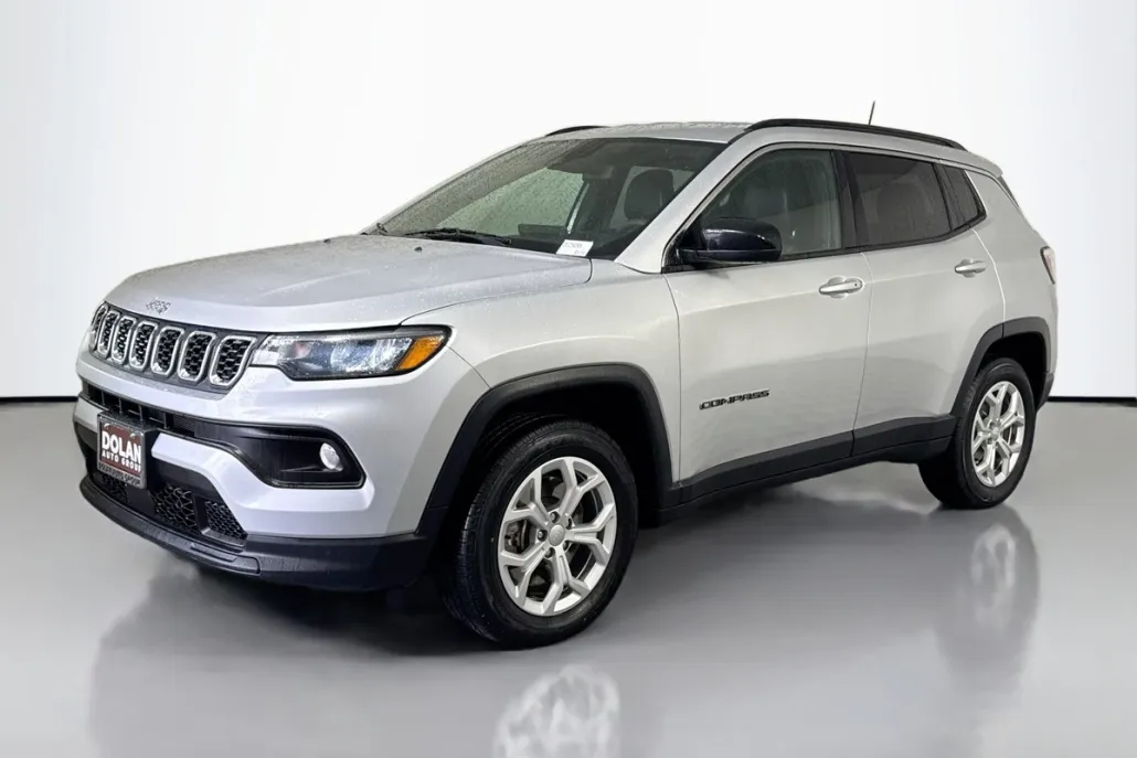 2024 Jeep Compass Latitude photo 1