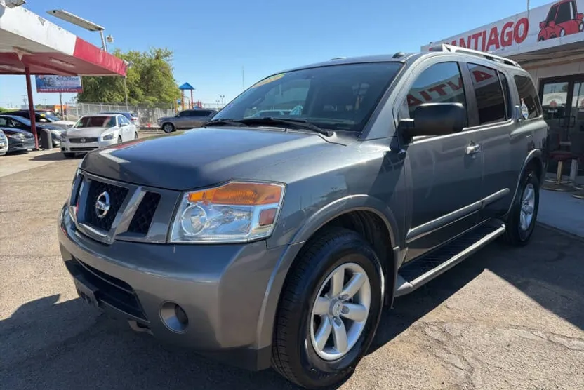 2015 Nissan Armada SV photo 1