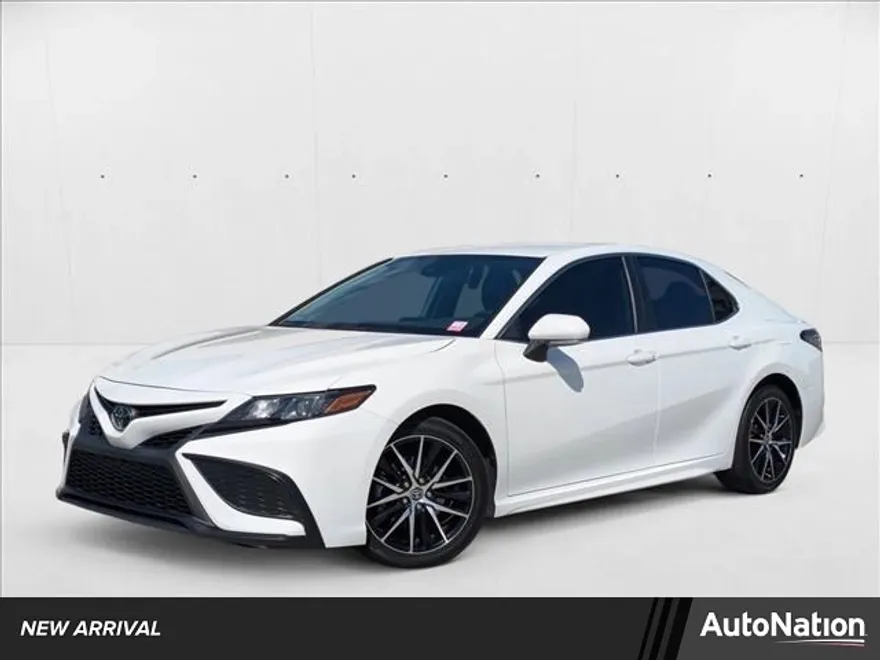 2023 Toyota Camry SE photo 1