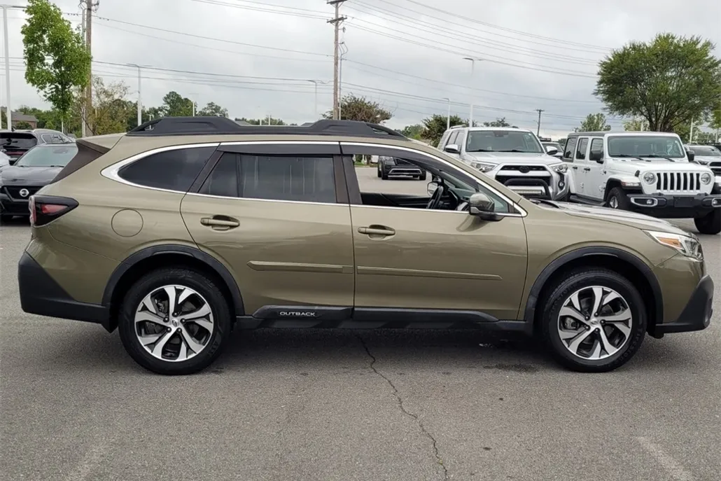 2020 Subaru Outback Limited photo 1