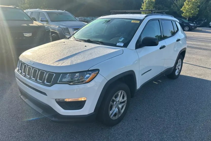 2018 Jeep Compass Sport photo 1
