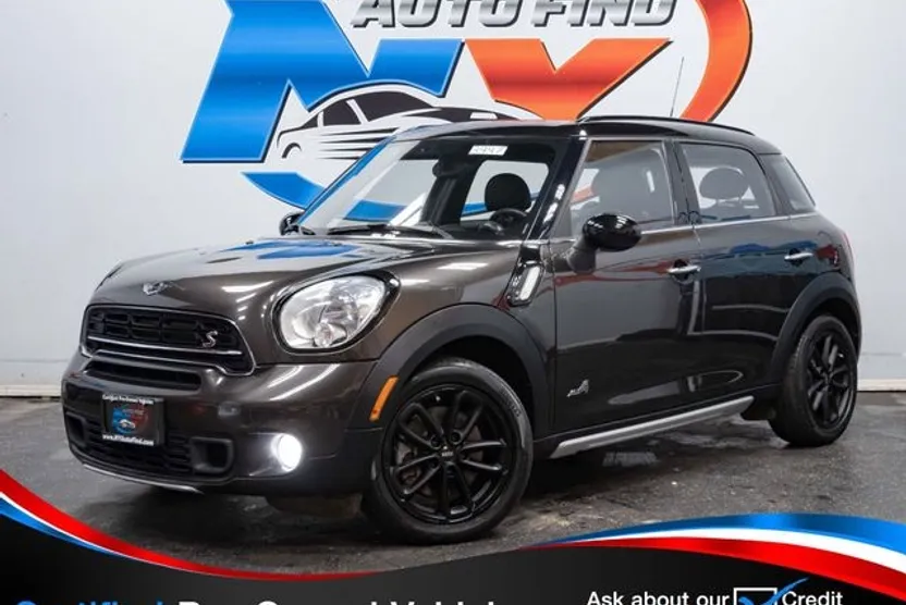 2016 Mini Cooper S ALL4 photo 1