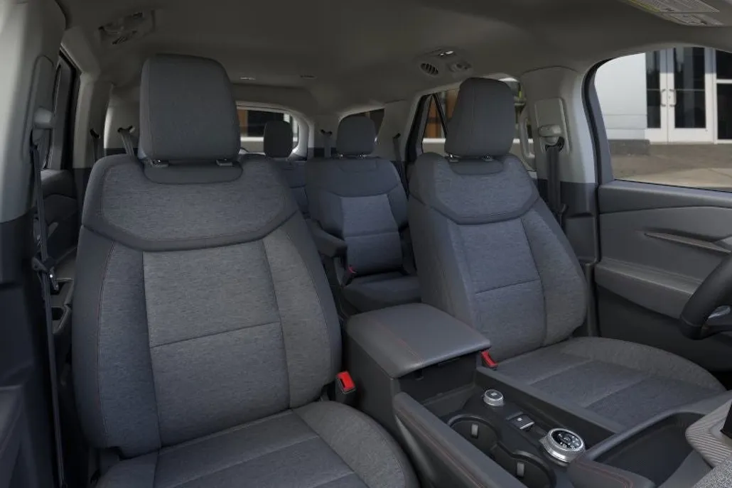 2025 Ford Explorer photo 1