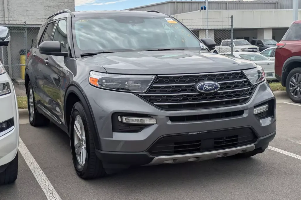 2022 Ford Explorer XLT photo 1