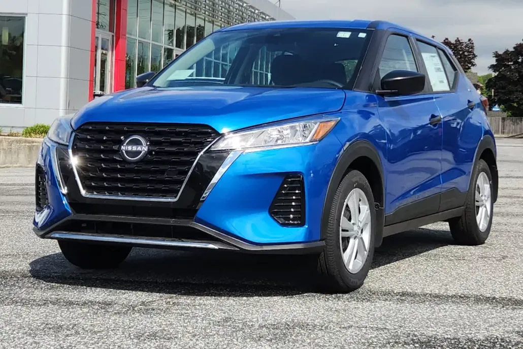 2025 Nissan Kicks Play S photo 1