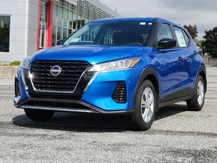 2025 Nissan Kicks Play S photo 1