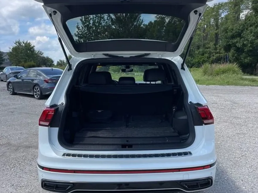 2022 Volkswagen Tiguan SE R-Line Black photo 1