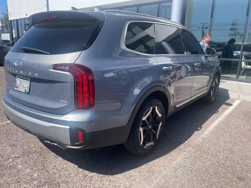 2023 Kia Telluride S photo 1