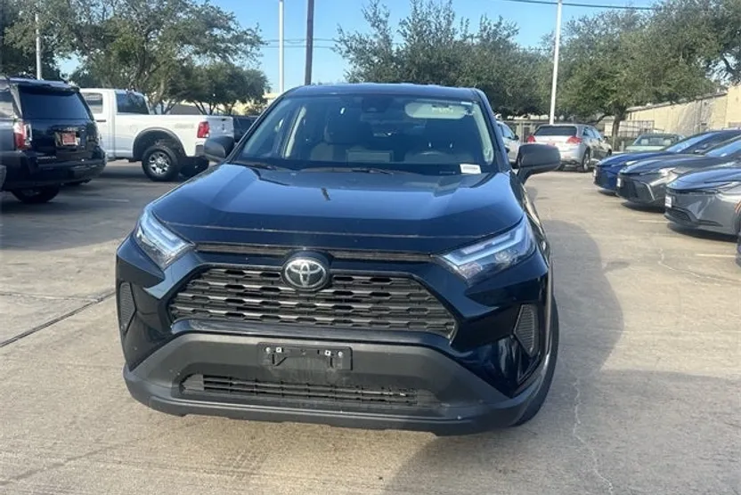 2024 Toyota RAV4 LE photo 1