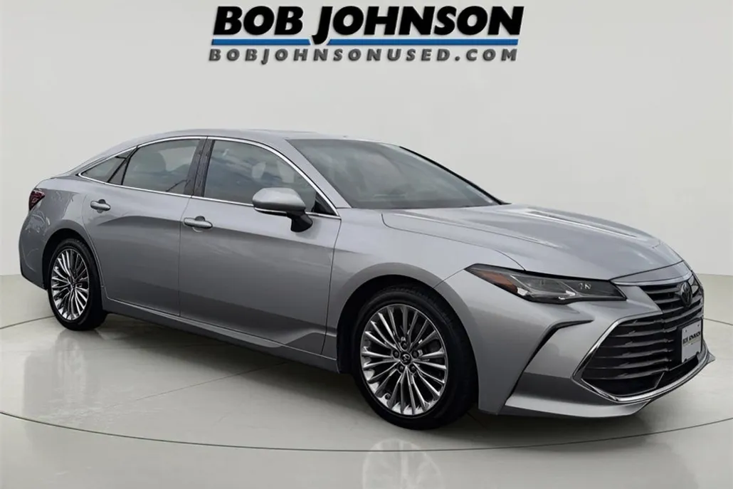 2019 Toyota Avalon Limited photo 1