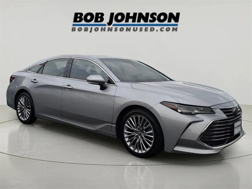 2019 Toyota Avalon Limited photo 1