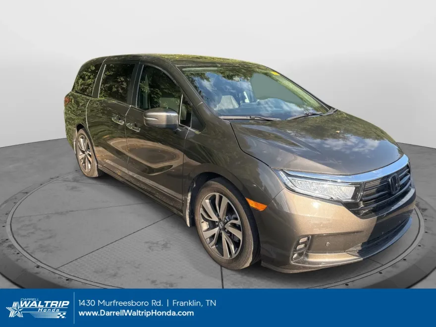 2023 Honda Odyssey Touring photo 1