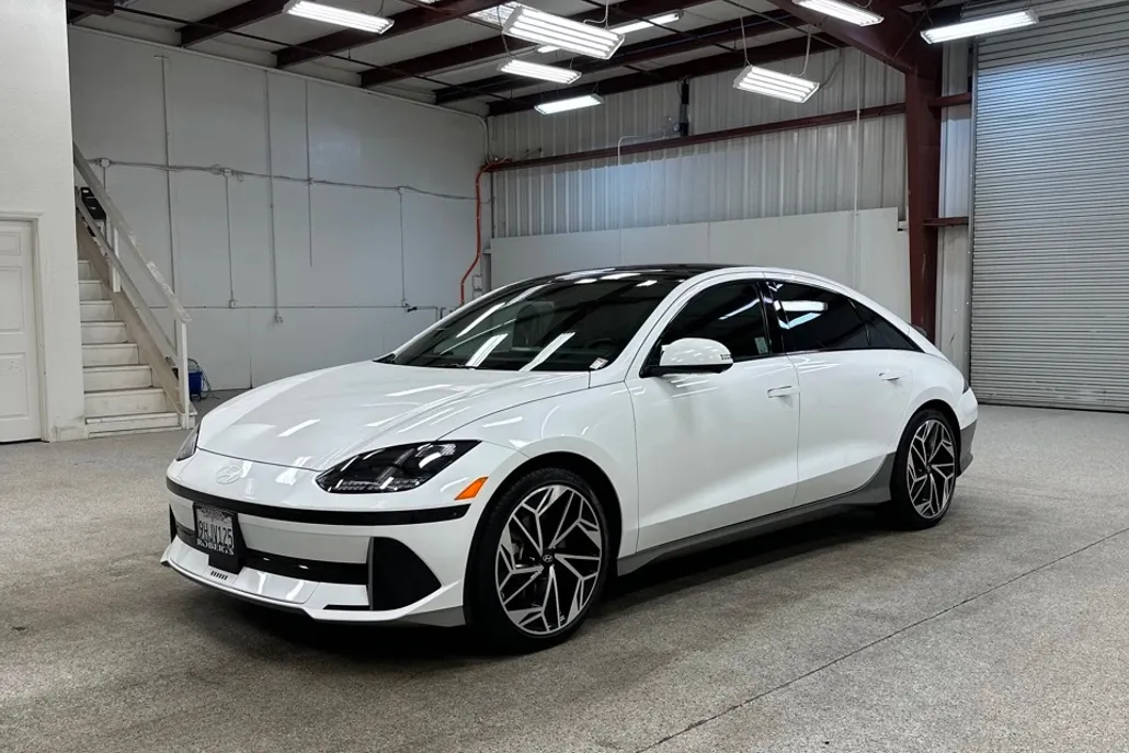 2023 Hyundai Ioniq 6 Limited photo 1