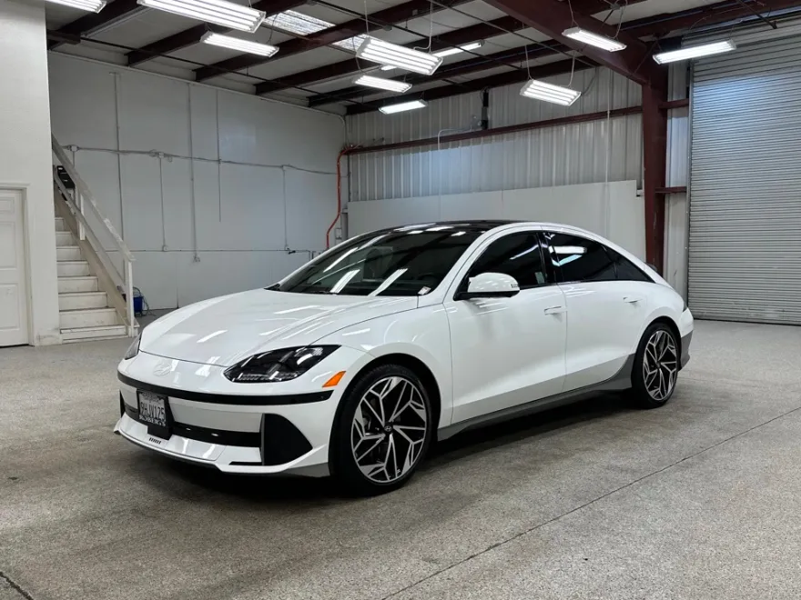 2023 Hyundai Ioniq 6 Limited photo 1