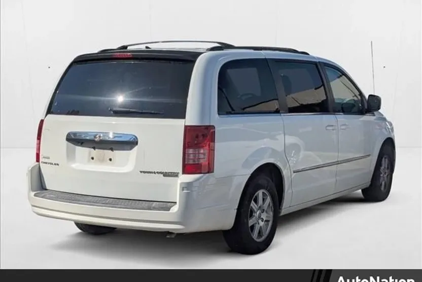2015 Dodge Grand Caravan SXT Plus photo 1