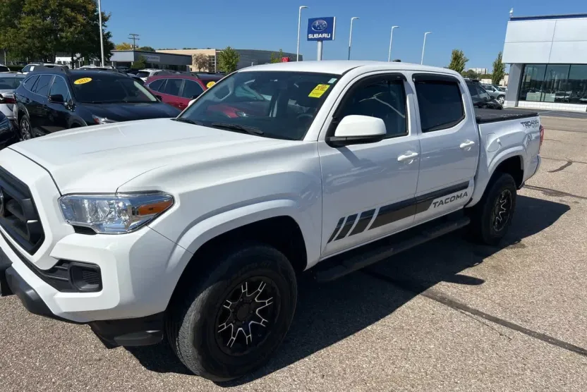 2022 Toyota Tacoma SR photo 1