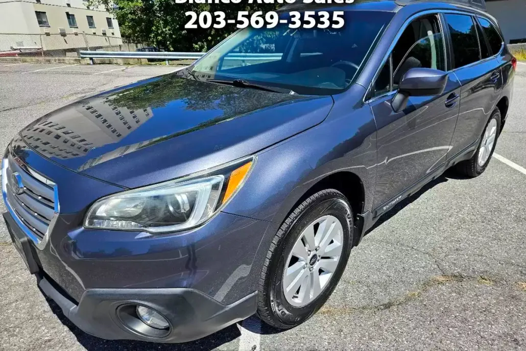 2016 Subaru Outback 2.5i Premium photo 1