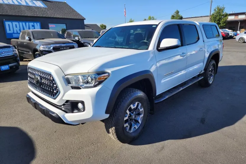 2018 Toyota Tacoma TRD photo 1