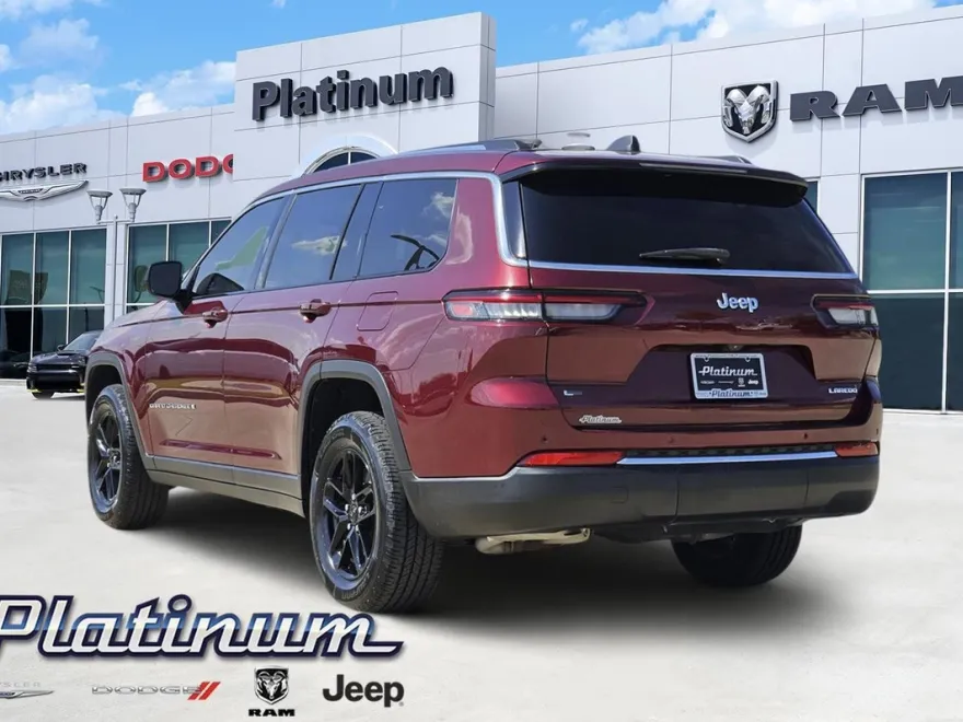 2022 Jeep Grand Cherokee Laredo photo 1