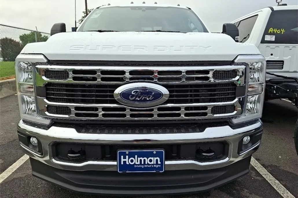 2025 Ford F-350 photo 1