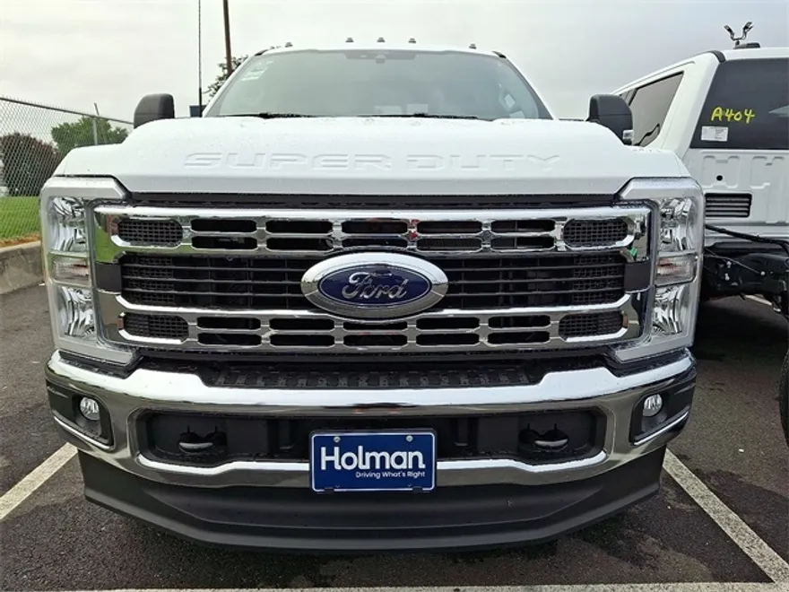 2025 Ford F-350 photo 1