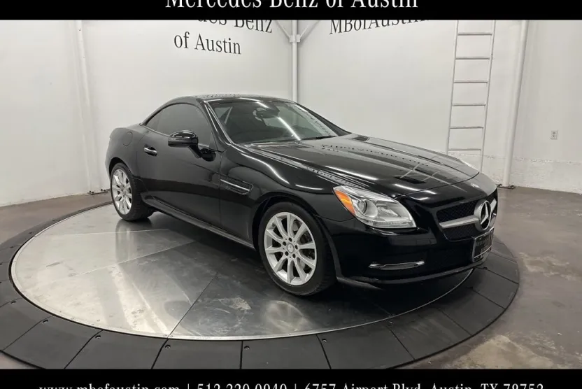 2016 Mercedes Benz SLK 300 photo 1