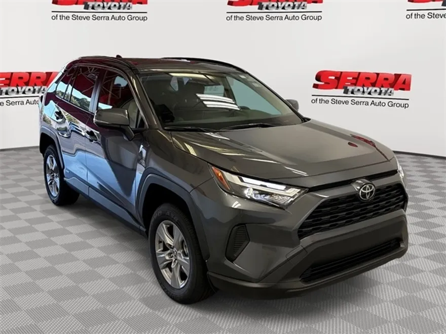 2025 Toyota RAV4 Hybrid XLE photo 1