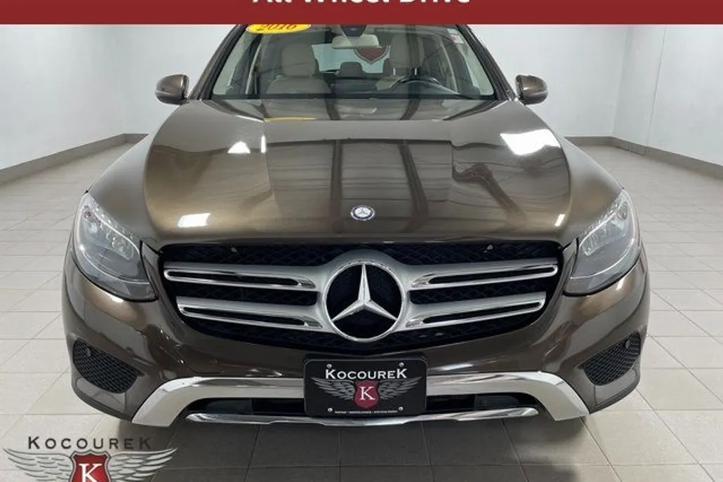 2016 Mercedes Benz GLC 300 4MATIC photo 1