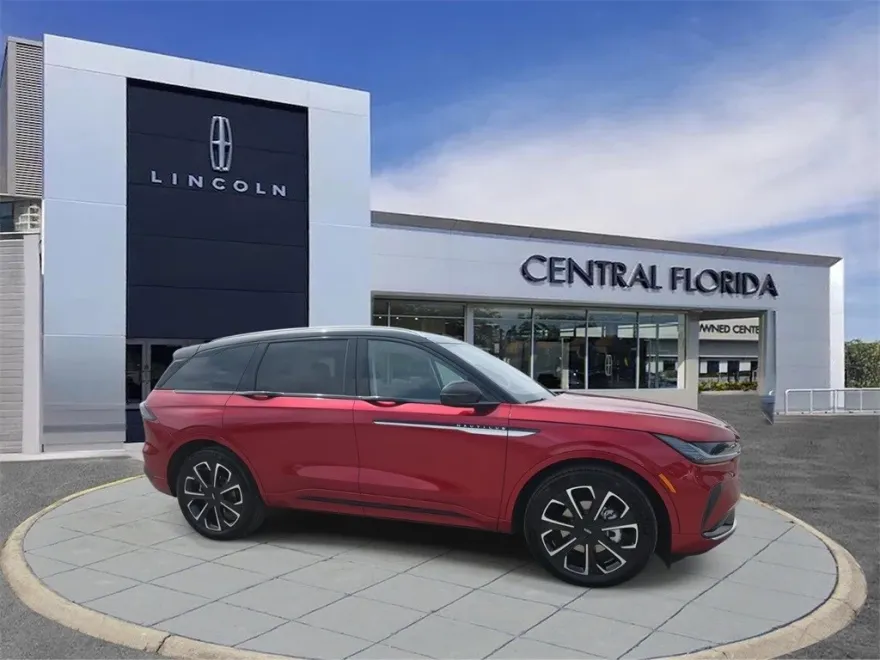 2025 Lincoln Nautilus Reserve photo 1