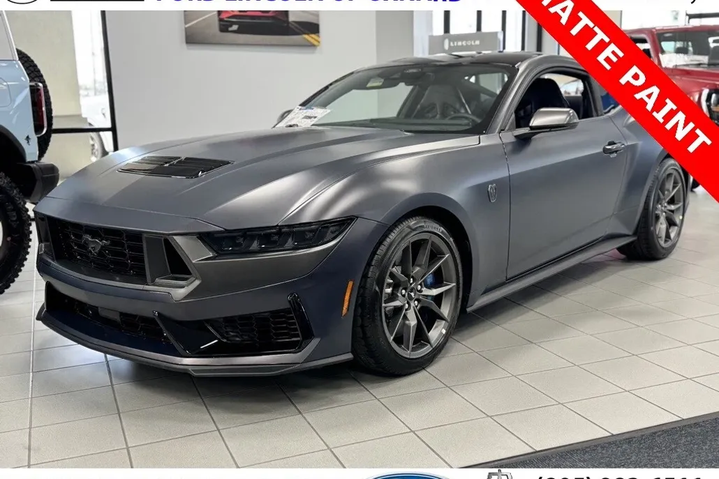 2025 Ford Mustang Dark Horse photo 1