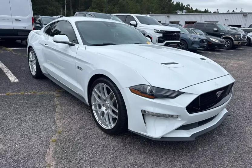 2022 Ford Mustang GT photo 1