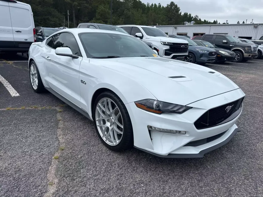 2022 Ford Mustang GT photo 1